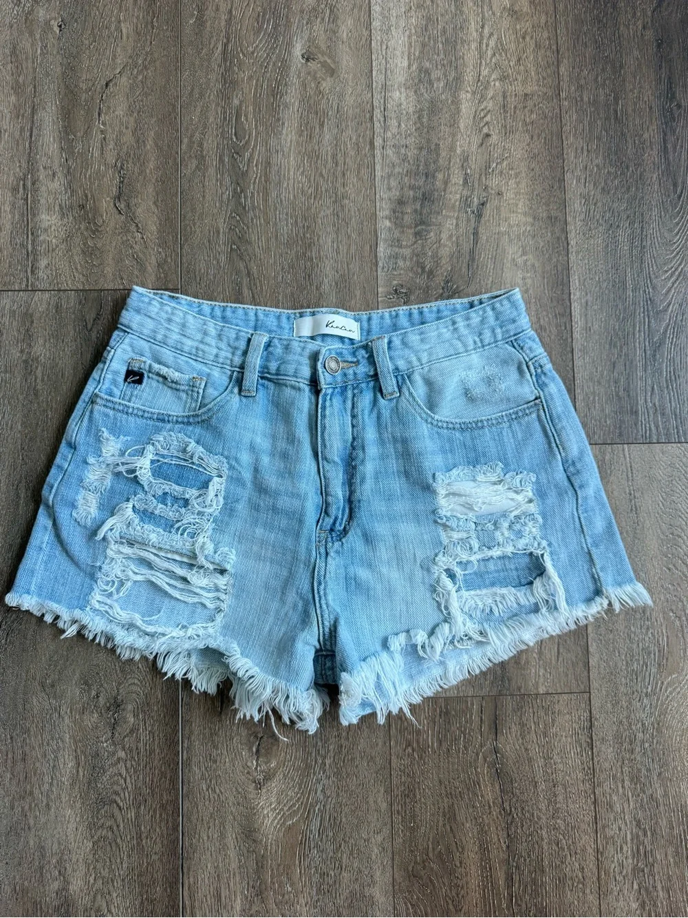 KanCan Light Wash Distressed Denim Shorts Women’s Size 9/28